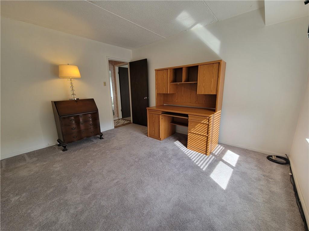 2120 Greentree Road, Unit 100E Pittsburgh, PA 15220 - Photo 15 of 25 a room with furniture and window