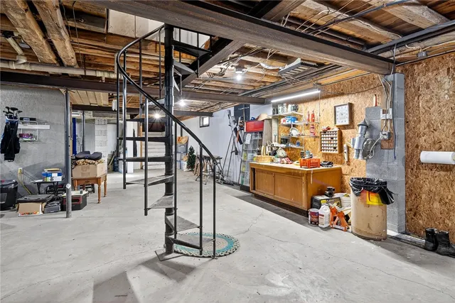 $299,900 | 297 Creek Road, Lansing, NY 13073