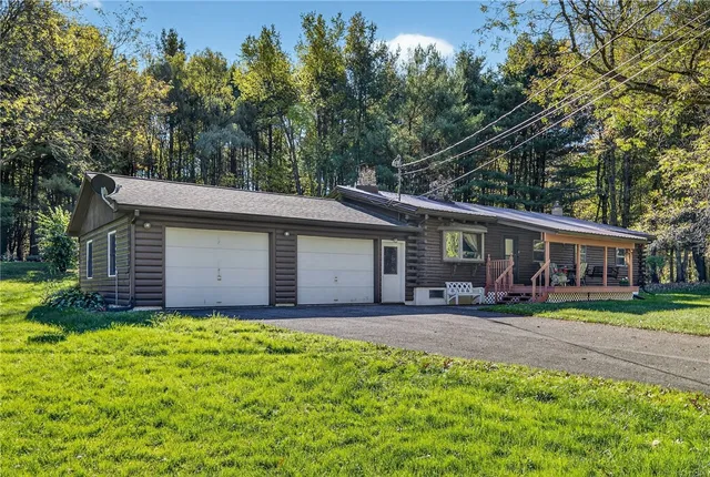 $299,900 | 297 Creek Road, Lansing, NY 13073
