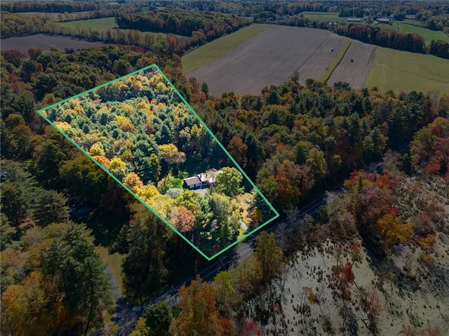 $299,900 | 297 Creek Road, Lansing, NY 13073