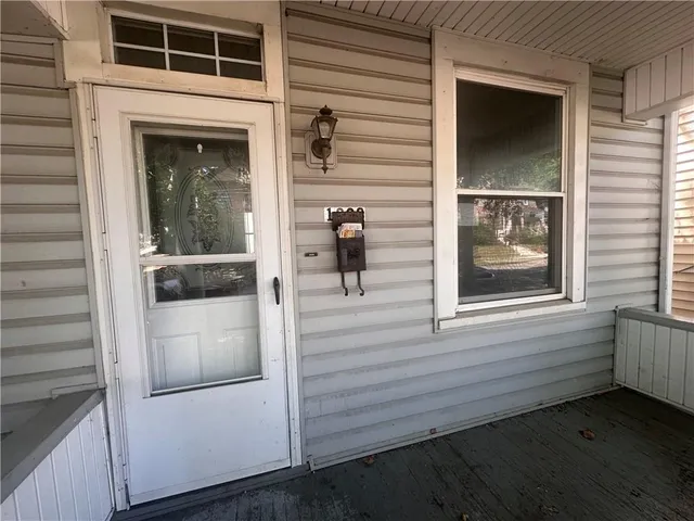 a view of an entryway of the house