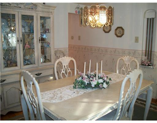 234 Hornaday Road Carrick, PA 15210 - Photo 3 of 18 Dining Room. SPACIOUS AND INVITING- THE DINING ROOM WILL BE THE JOY OF MANY FAMILY GATHERINGS ! BEAUTIFUL HARDWOOD FLOORS AND THE BAY WINDOW ADD TO THE CHARACTER OF THIS ROOM !