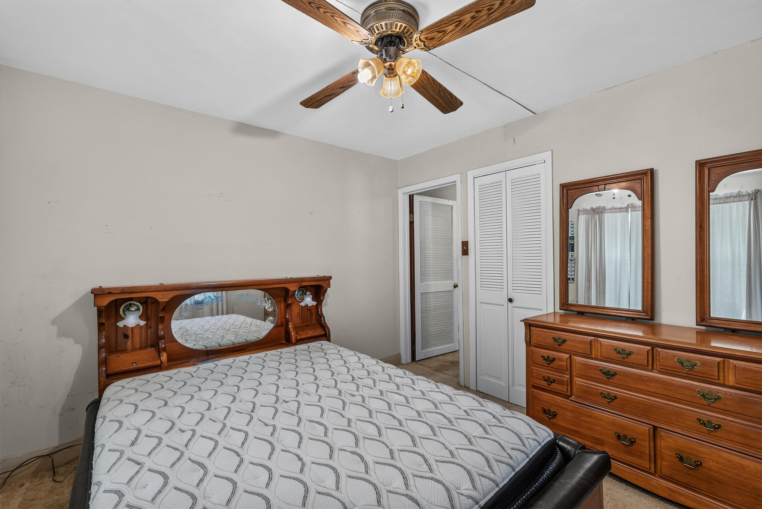 5649 North 78th Street Milwaukee, WI 53218 - Photo 7 of 23 5649 N 78th St-6