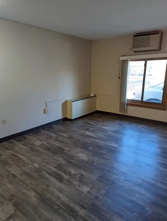 $650 | 200 South 4th Street, Unit 21, Marshall, MN 56258