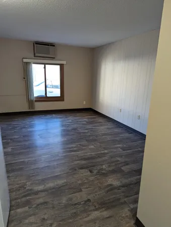 $650 | 200 South 4th Street, Unit 21, Marshall, MN 56258