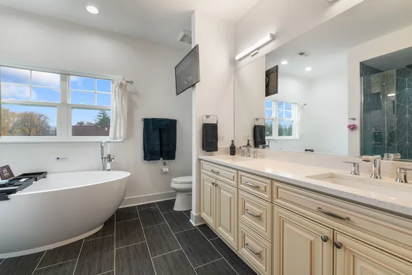 $664,900 | 580 Francesca Lane, Roselle, IL 60172