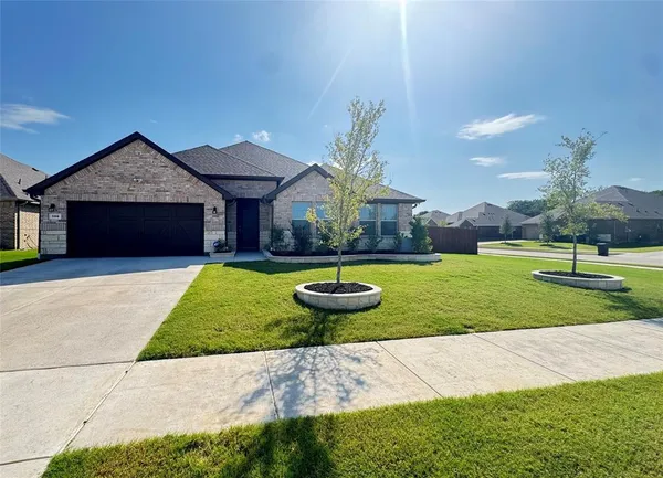 $3,600 | 300 Libby Lane, Mansfield, TX 76063