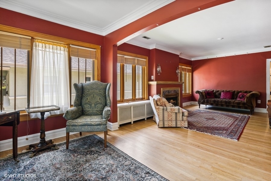 229 Olmsted Road Riverside, IL 60546 - Photo 4 of 24