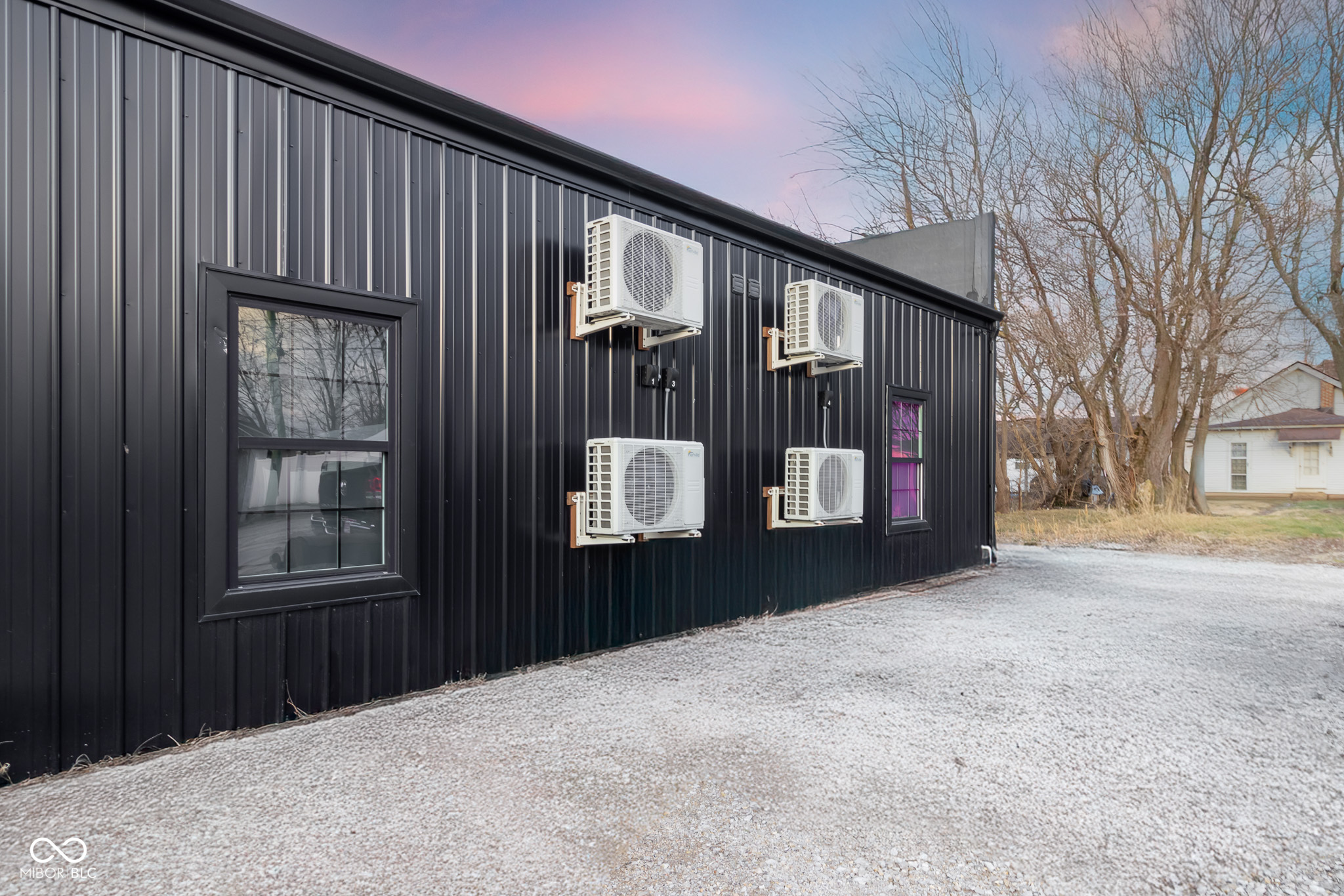 1013 14th Street Columbus, IN 47201 - Photo 4 of 25