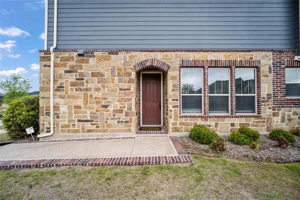 $3,100 | 4701 Smokey Quartz Lane, Arlington, TX 76005