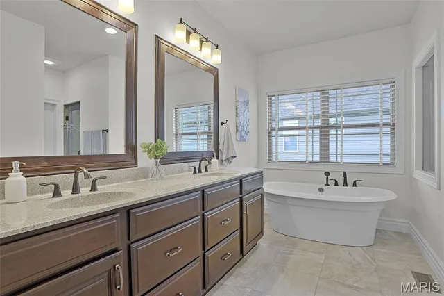 $625,000 | 7308 Kindlewood Drive, Edwardsville, IL 62025