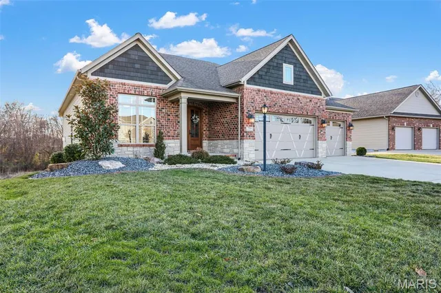 $625,000 | 7308 Kindlewood Drive, Edwardsville, IL 62025