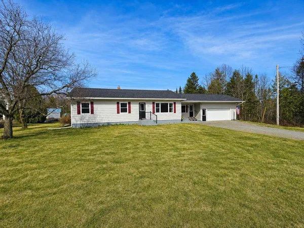 $314,900 | 2414 Highway 5, Irasburg, VT 05860