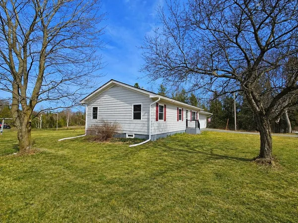 $314,900 | 2414 Highway 5, Irasburg, VT 05860