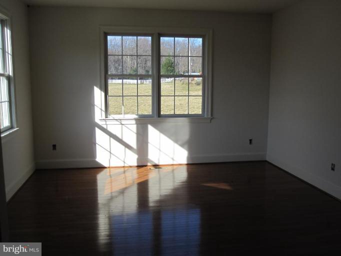 810 Childs Point Road Annapolis, MD 21401 - Photo 5 of 24 Breakfast Area