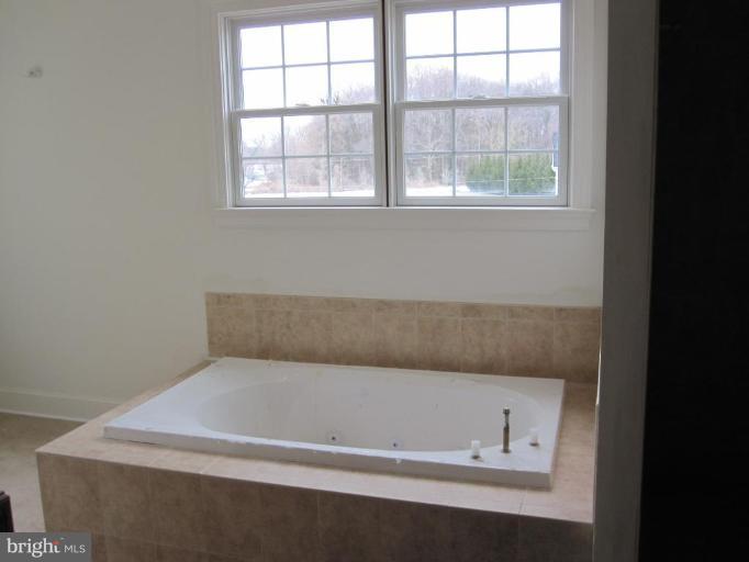 810 Childs Point Road Annapolis, MD 21401 - Photo 9 of 24 Master Bath #2