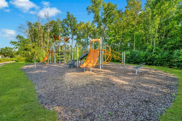 $73,750 | Lotus Trail, Unit 87, Menasha, WI 54952