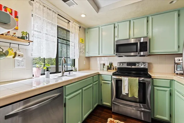 $800,000 | 2878 Buena Crest Court, San Jose, CA 95121