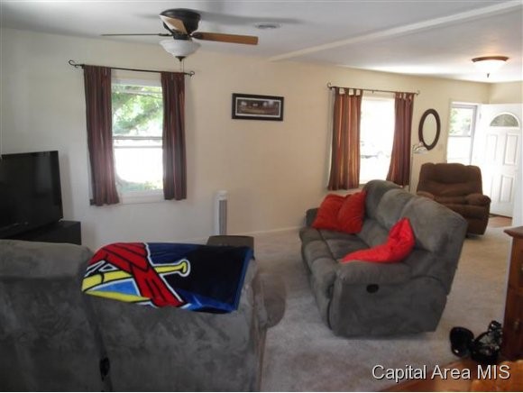 13 Turner Road Jacksonville, IL 62650 - Photo 3 of 10 Gallery Image 3