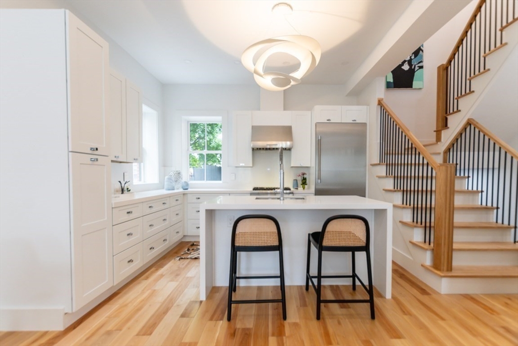 133 Spring Street, Unit 1 Cambridge, MA 02141 - Photo 8 of 39 Gallery Image 8