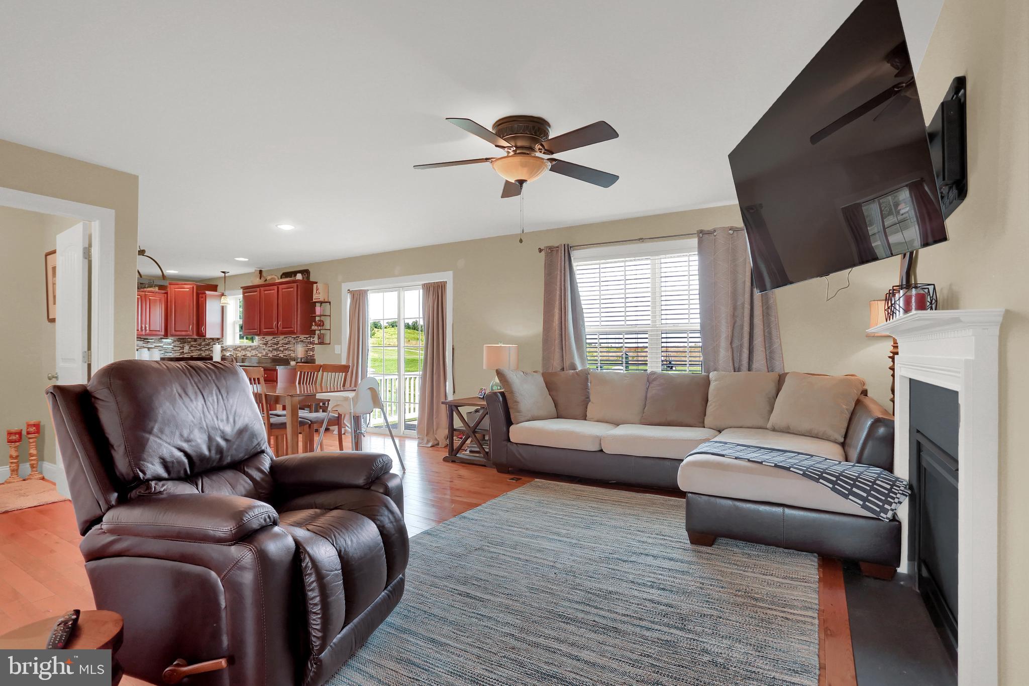 425 Riviera Street Mount Wolf, PA 17347 - Photo 9 of 41 Gallery Image 9