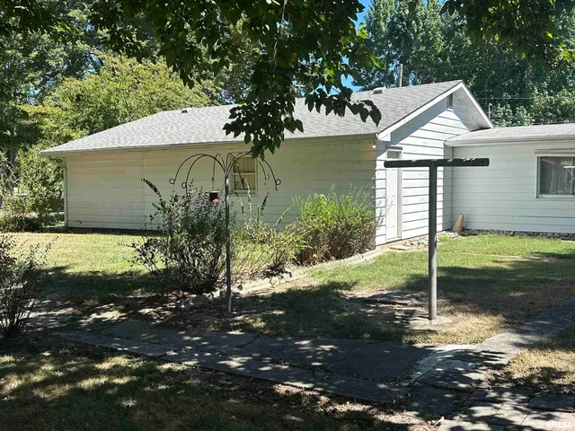 $98,900 | 1114 Broadway Street, Willisville, IL 62272