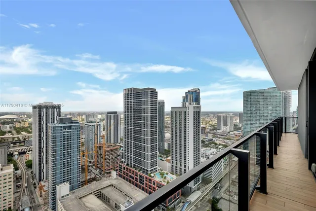 $1,250,000 | 398 Northeast 5th Street, Unit 3901, Miami, FL 33132