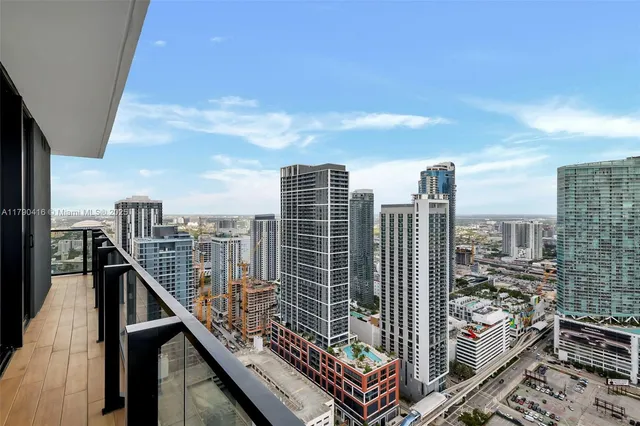 $1,250,000 | 398 Northeast 5th Street, Unit 3901, Miami, FL 33132
