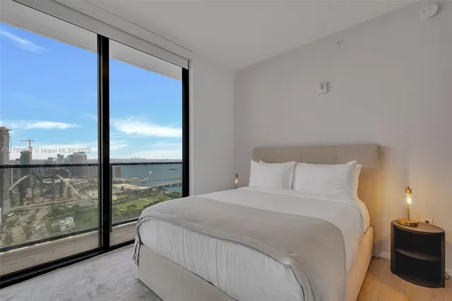 $1,250,000 | 398 Northeast 5th Street, Unit 3901, Miami, FL 33132