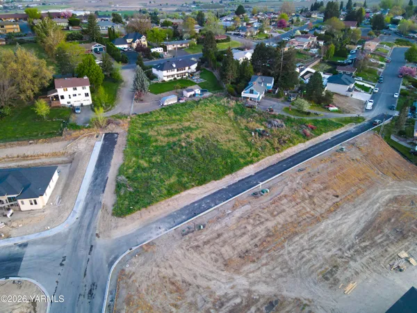 $95,000 | 829 Vine Avenue, Sunnyside, WA 98944