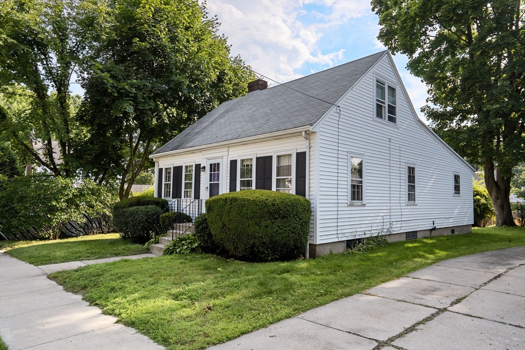 8 Roland Street Medford, MA 02155 - Photo 3 of 33 Gallery Image 3