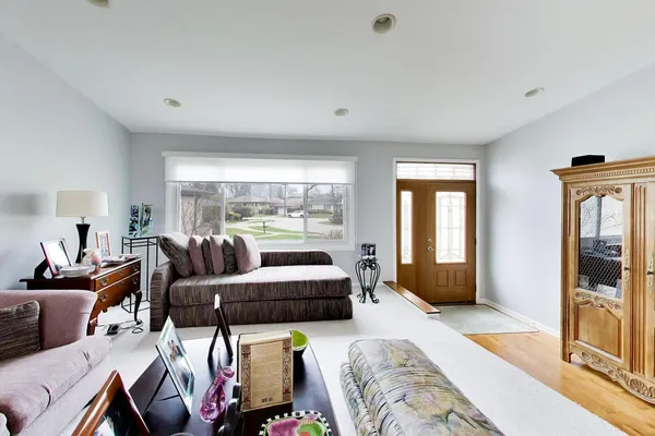 $569,000 | 6643 Davis Street, Morton Grove, IL 60053