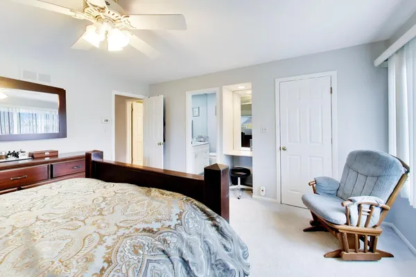 $569,000 | 6643 Davis Street, Morton Grove, IL 60053