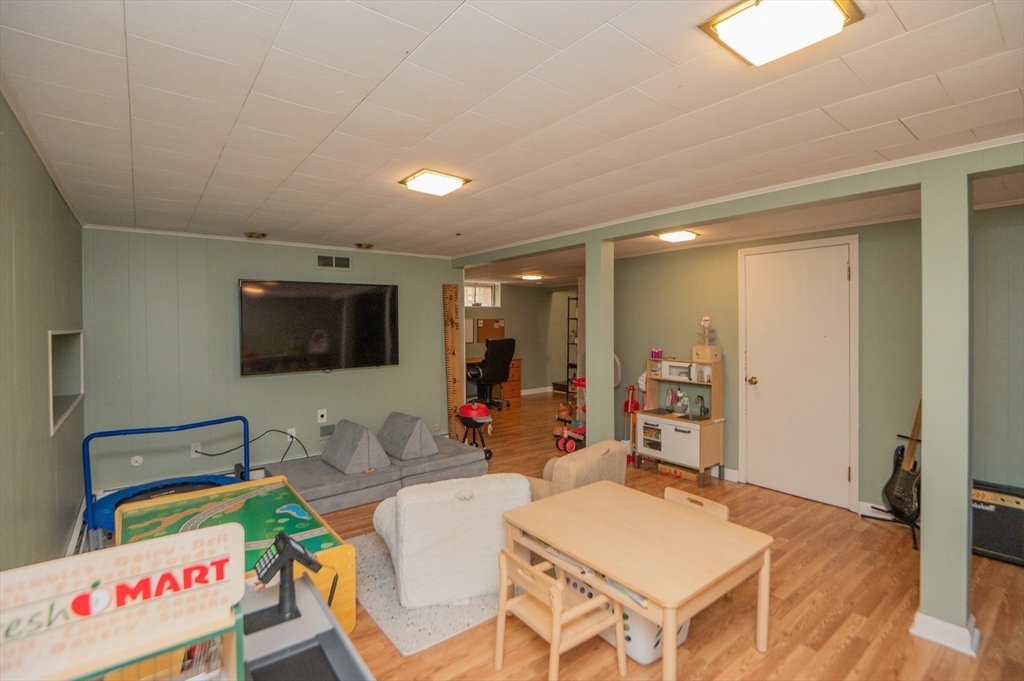 44 Harris Road Lynn, MA 01904 - Photo 21 of 26 Gallery Image 21