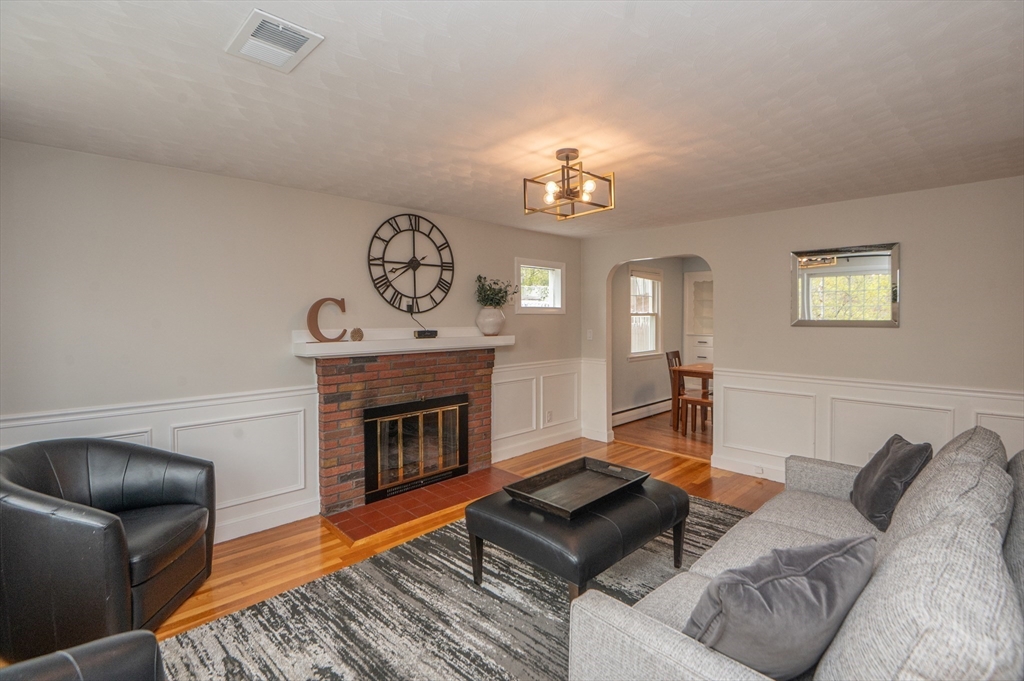 44 Harris Road Lynn, MA 01904 - Photo 4 of 26 Gallery Image 4