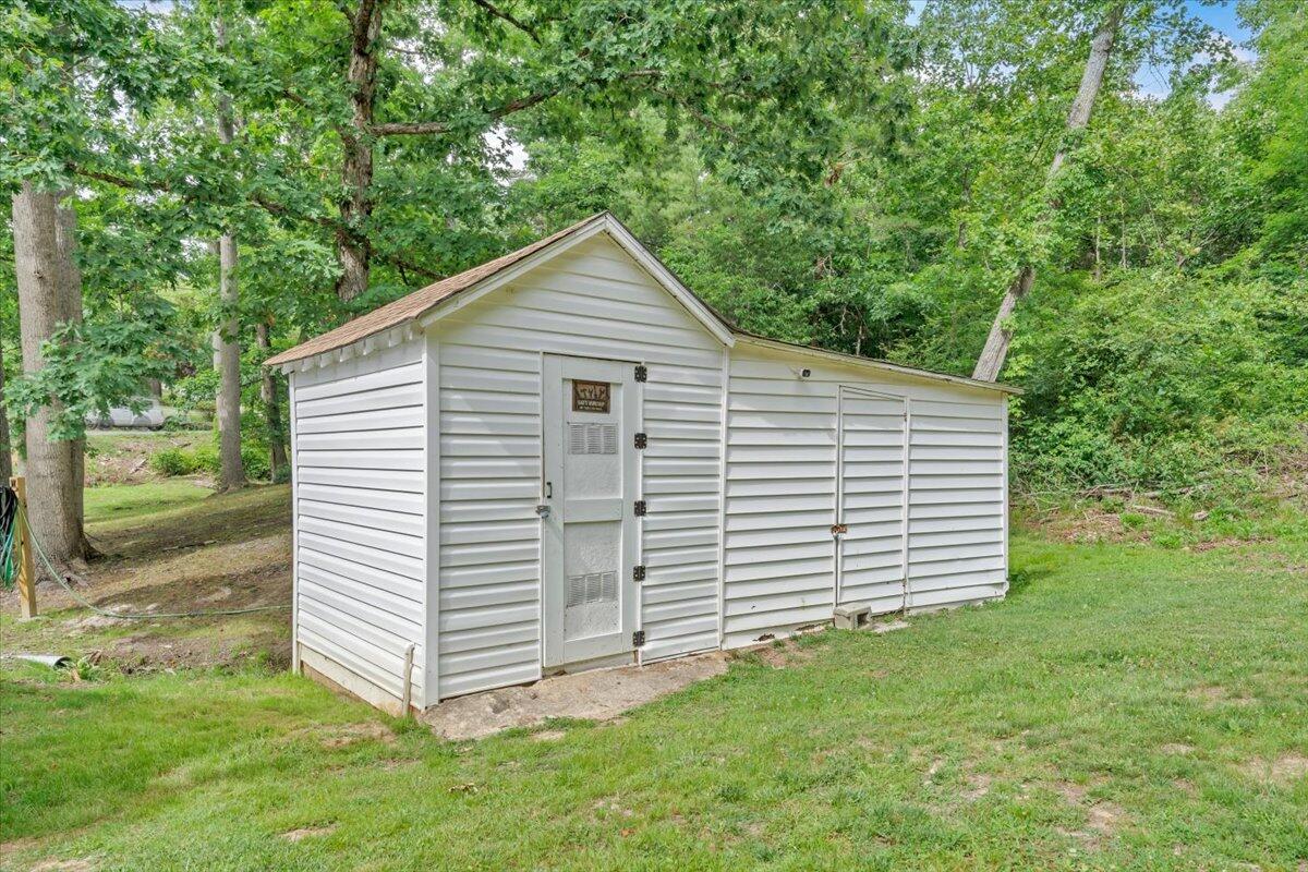 1852 Wildwood Road Salem, VA 24153 - Photo 46 of 48 44-MIB07930