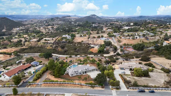 $1,199,000 | 30012 McKenna Heights Court, Valley Center, CA 92082