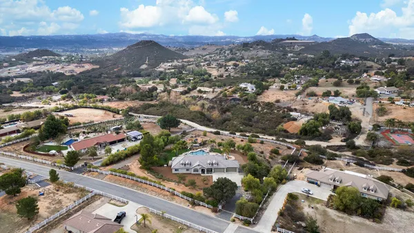 $1,199,000 | 30012 McKenna Heights Court, Valley Center, CA 92082