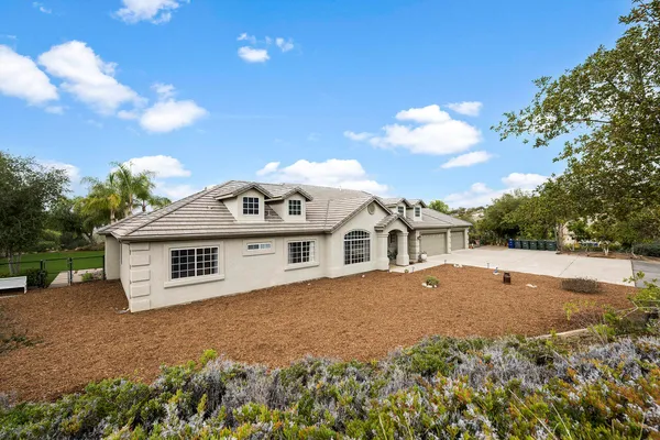 $1,199,000 | 30012 McKenna Heights Court, Valley Center, CA 92082