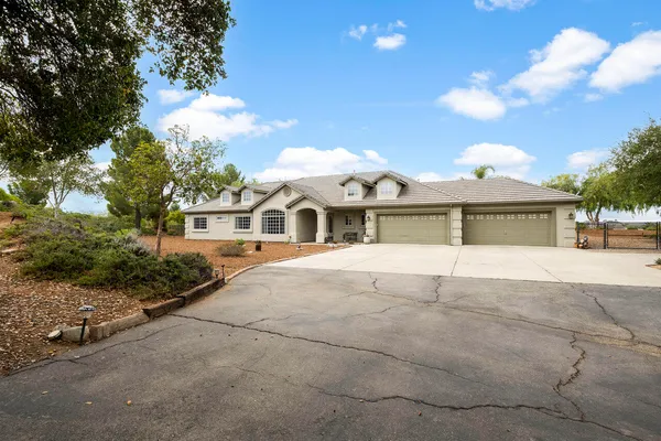 $1,199,000 | 30012 McKenna Heights Court, Valley Center, CA 92082