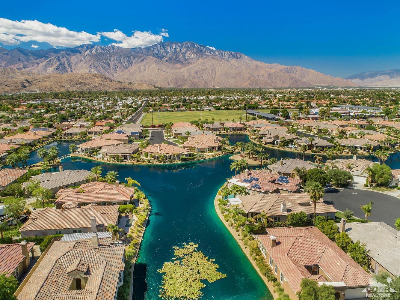 36 Shoreline Drive Rancho Mirage, CA 92270 - Photo 34 of 38 an aerial view of residential houses with outdoor space