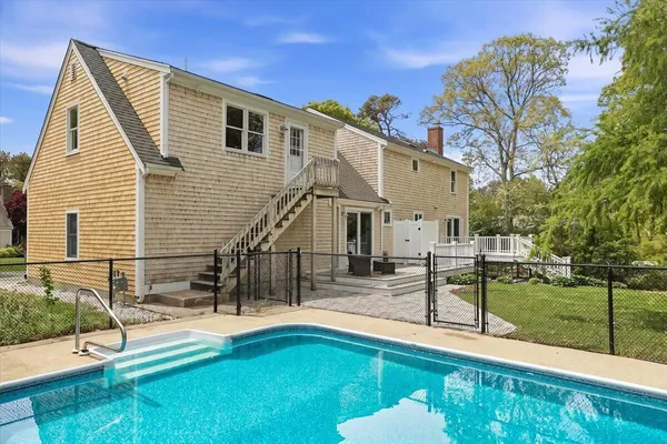 $1,350,000 | 10 Old Colony Way, South Yarmouth, MA 02664