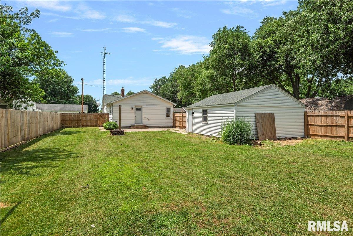806 9th Street Pawnee, IL 62558 - Photo 35 of 36