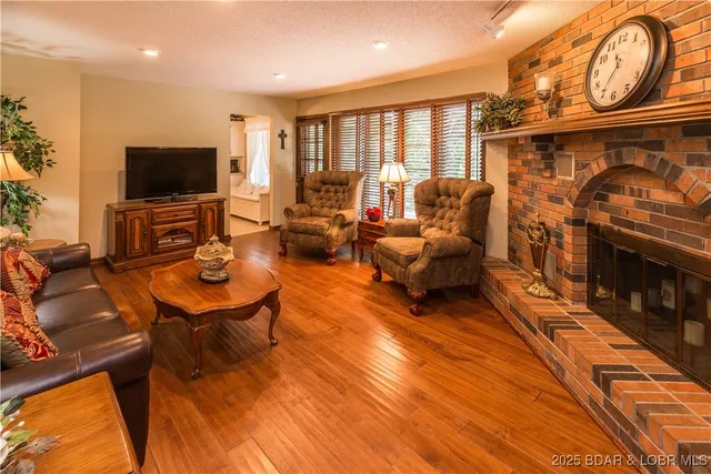 $449,900 | 401 Windridge Court, Jefferson City, MO 65109