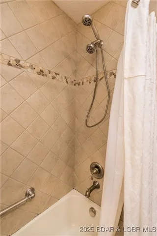 $449,900 | 401 Windridge Court, Jefferson City, MO 65109