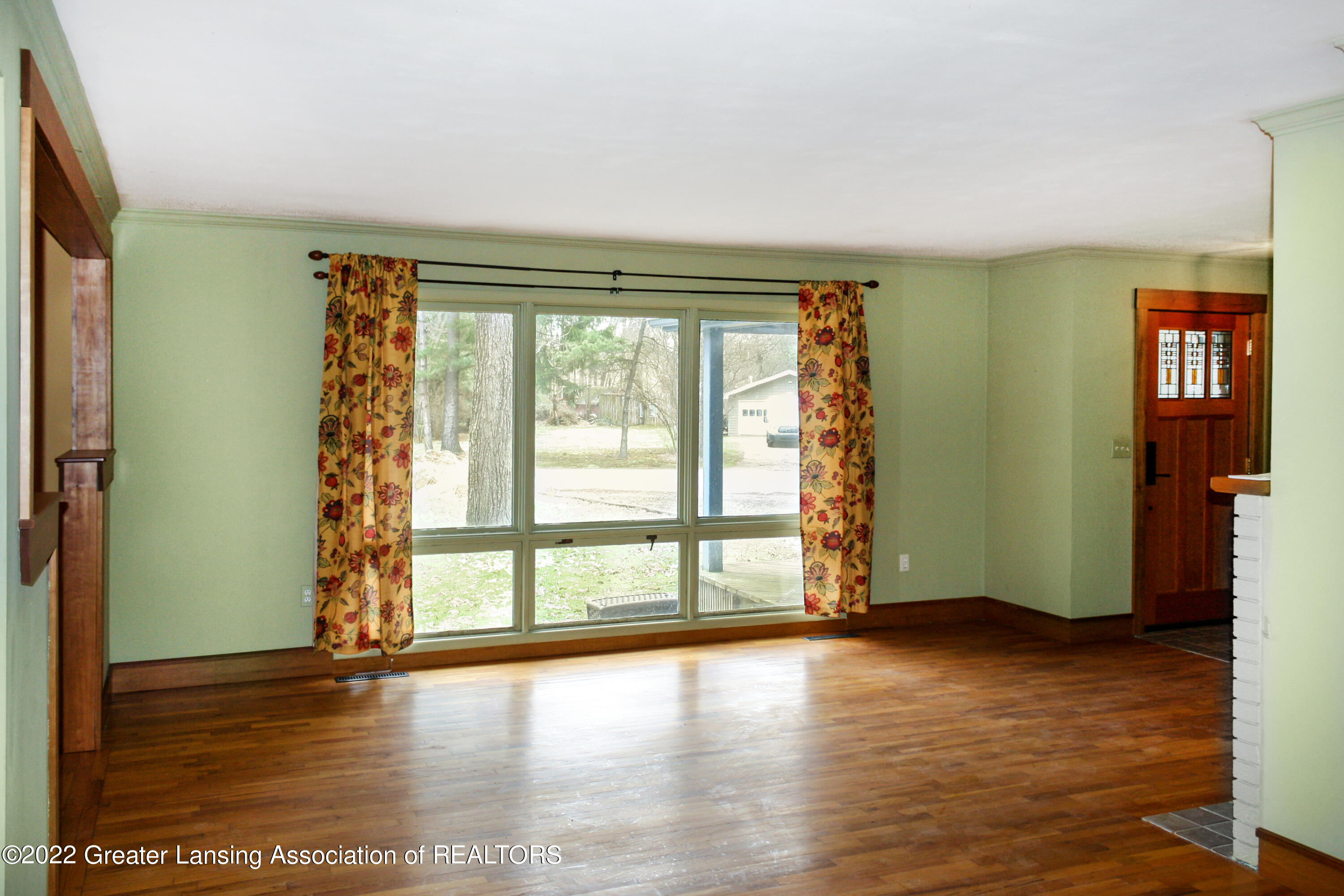 4215 Hulett Road Okemos, MI 48864 - Photo 7 of 46 Living Room Front