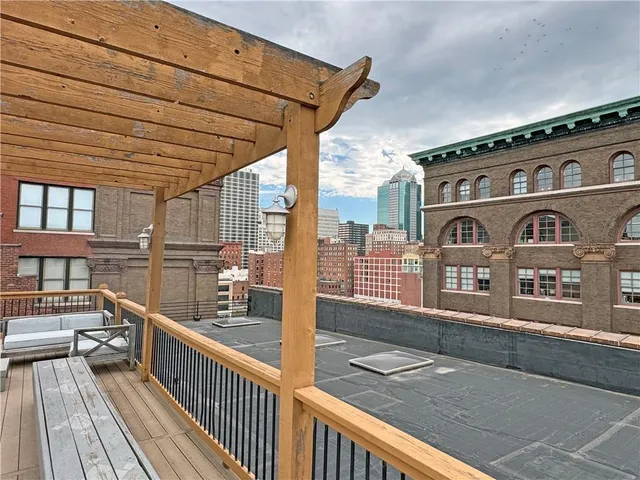 $154,000 | 308 West 8th Street, Unit 216, Kansas City, MO 64105