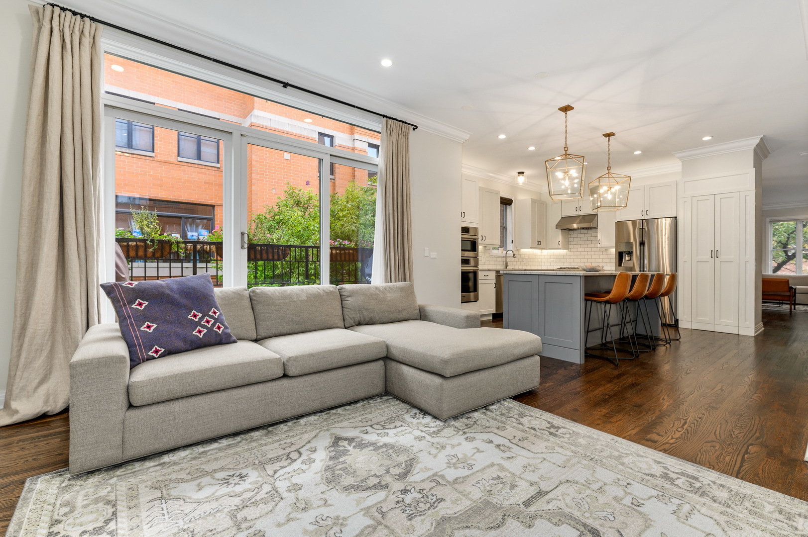 Undisclosed Address Chicago, IL 60607 - Photo 11 of 36