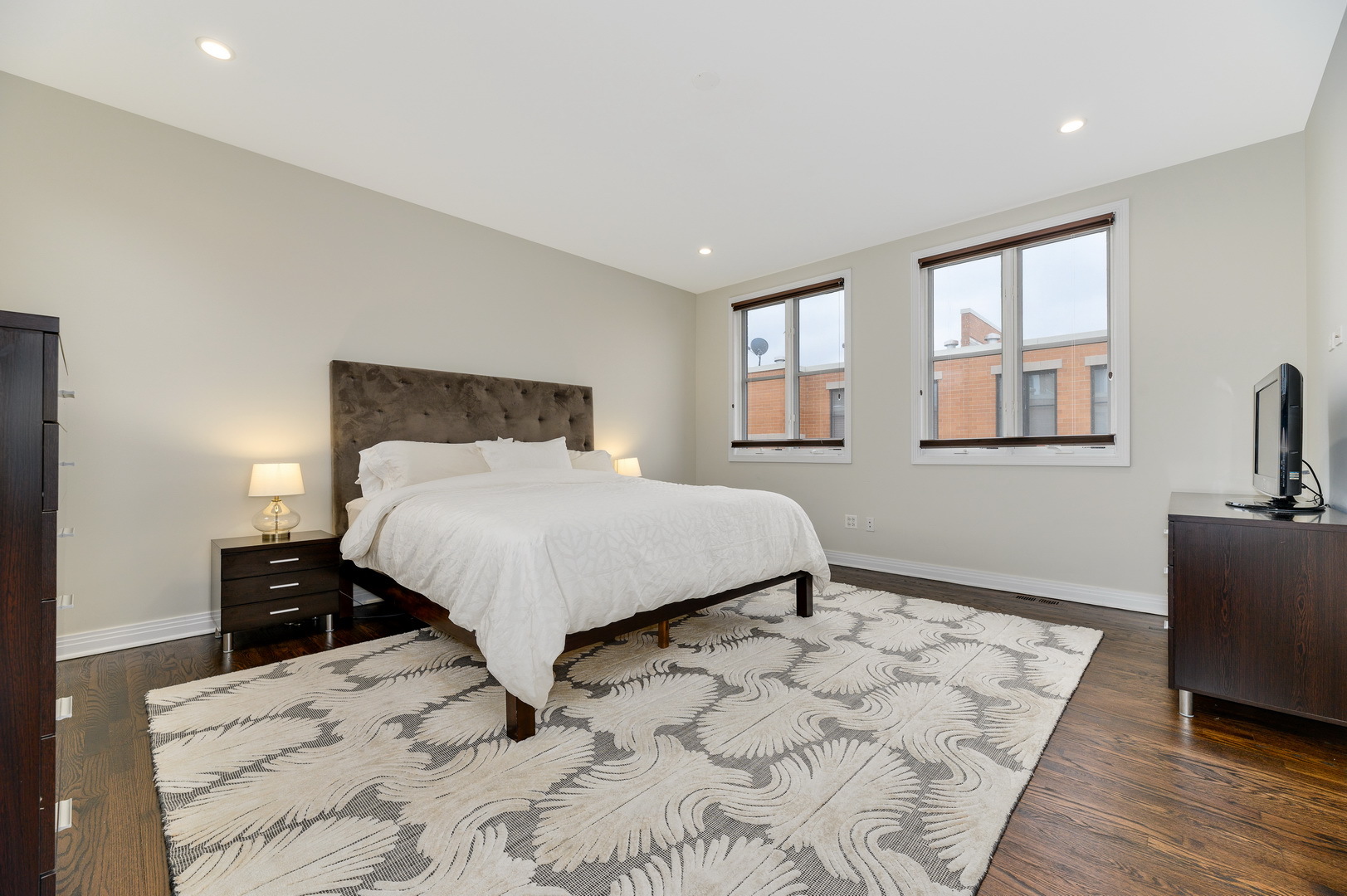 Undisclosed Address Chicago, IL 60607 - Photo 12 of 36