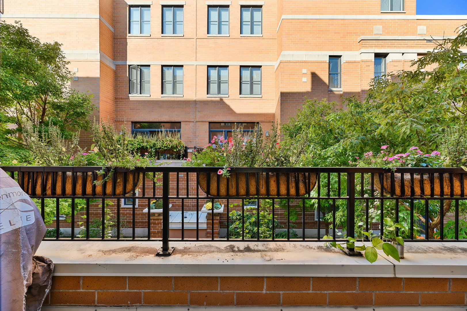 Undisclosed Address Chicago, IL 60607 - Photo 33 of 36